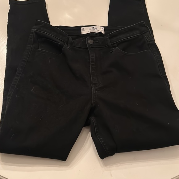Size 11R Hollister jeans - Picture 4 of 5